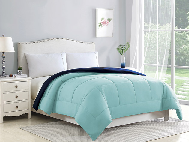 Bibb Home Reversible 2-Tone Down Alternative Comforter (Navy/Aqua/King)