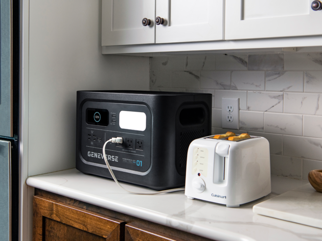 HomePower PRO Solar Generator ONE PRO + TWO PRO + 4 Solar Panels (800W) - 2-4 People