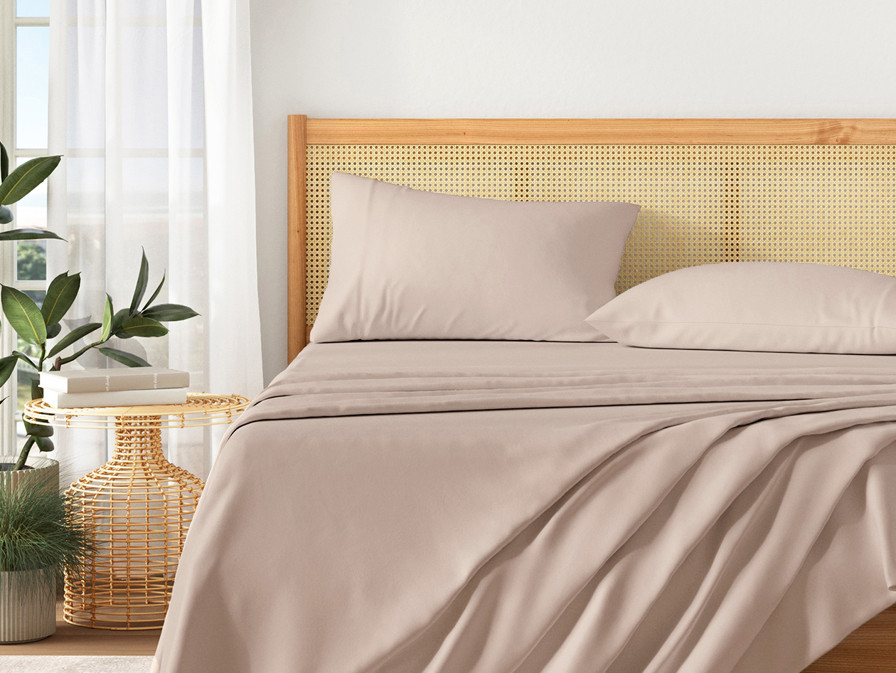 4-Piece Pre-Washed Microfiber Sheet Set (Rose/Twin)