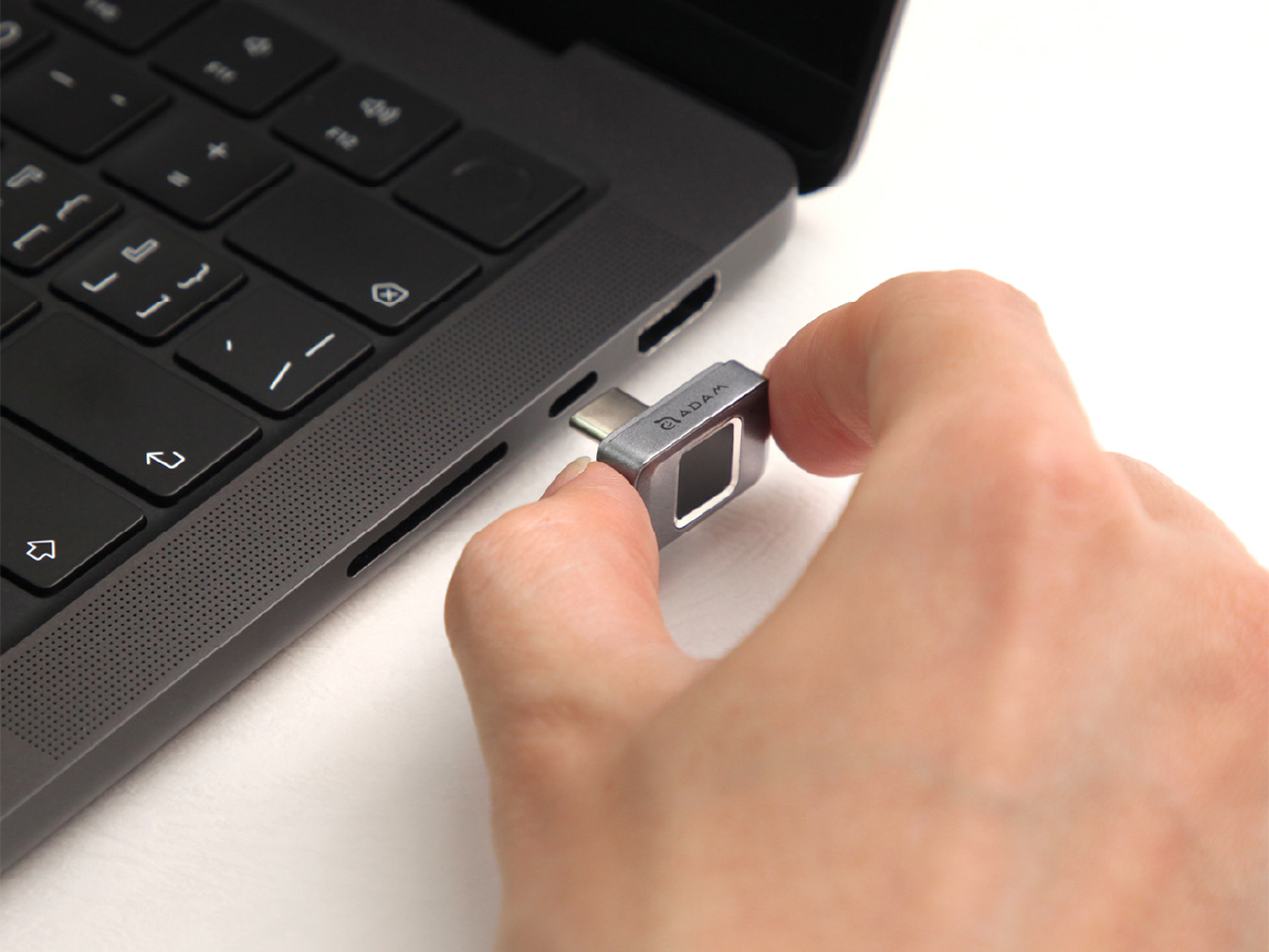 iKlips S USB-C Nano Fingerprint 256GB SSD