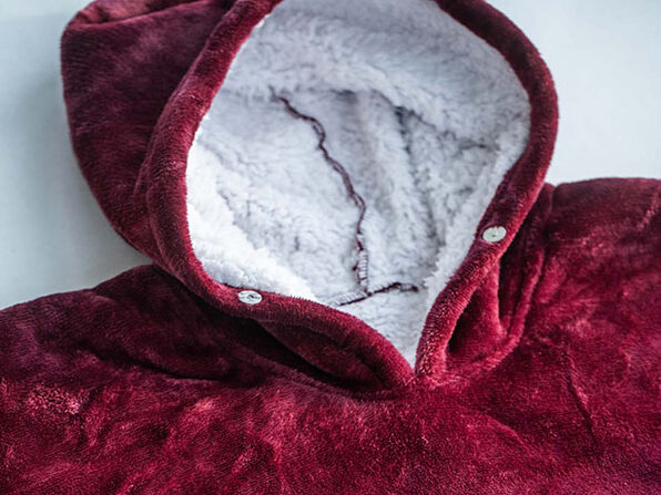 Blanket-Style Hoodie: 2-in-1 Hoodie & Blanket (Red) | StackSocial