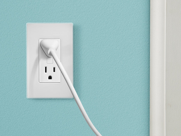 Quirky Outlink Monitoring Outlet, Lets You Control Power and Monitor Your Energy Usage from Anywhere, White (New Open Box)