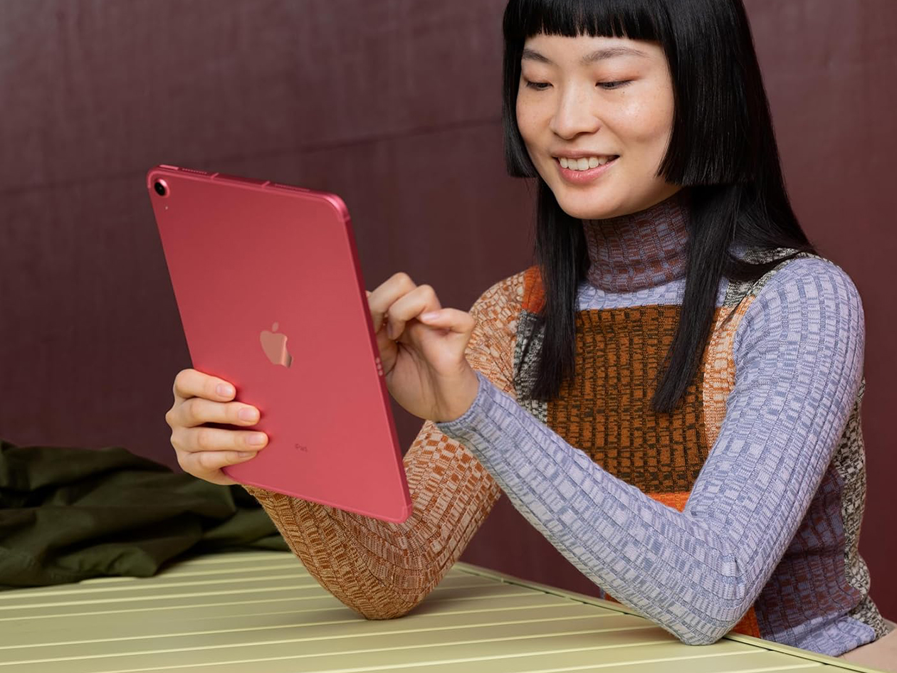 Apple iPad (2022) 10th Gen 64GB Wi-Fi & Cellular Blue (Refurbished)