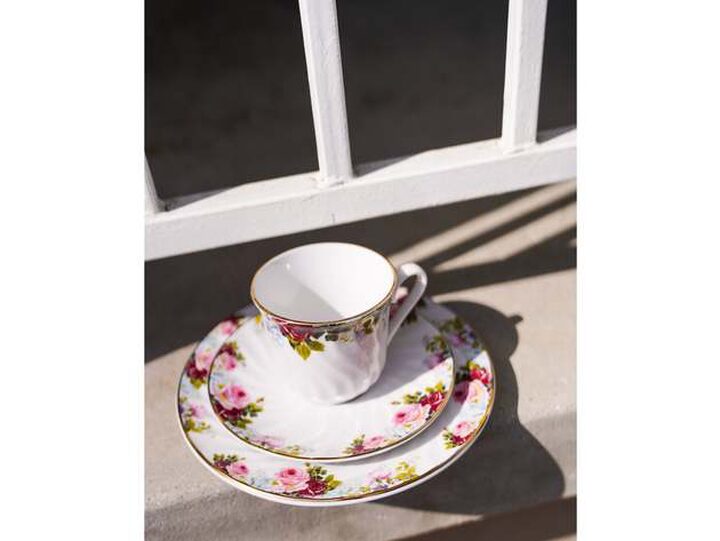 Limited Edition: Vintage Bloom Cups & Saucers Set – Tuxton Home