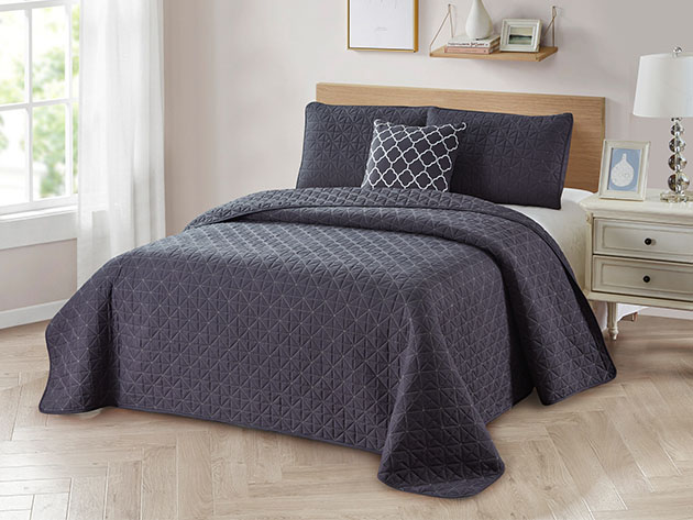 4-Piece Quilt Set with Embroidered Pillow - Full/Queen - Grey