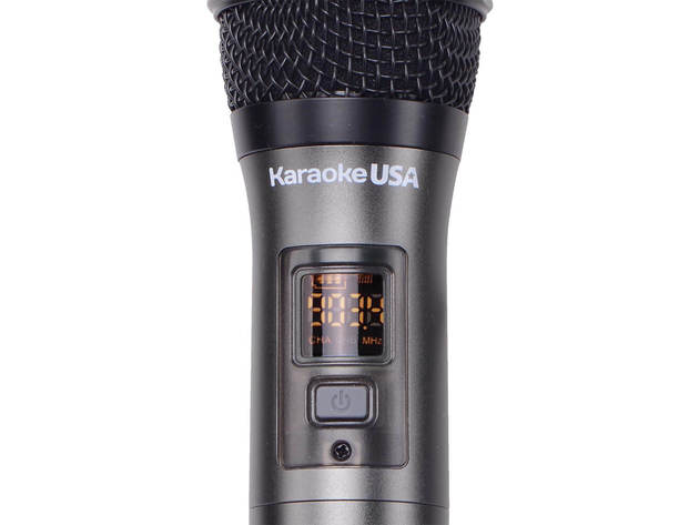 Karaoke USA WM900 Professional 900 MHz Wireless Microphone