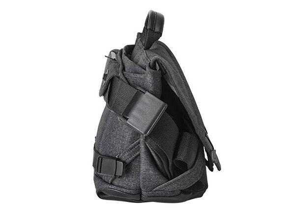 2/22限定セール！ALPAKA 7VENメッセンジャーバッグ グレー ALPAKA 7ven Mini Messenger Bag (Carbon Grey) Crossbody
