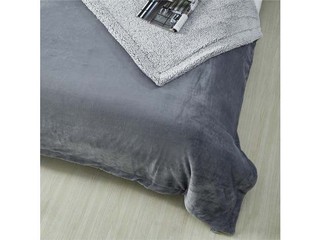 Zakary Flannel Reversible Heathered Sherpa Throw Blanket (90"x90"/Light Grey)