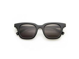 The East Sunglasses Shiny Black / Smoke