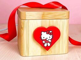 Hello Kitty Lovebox“class=