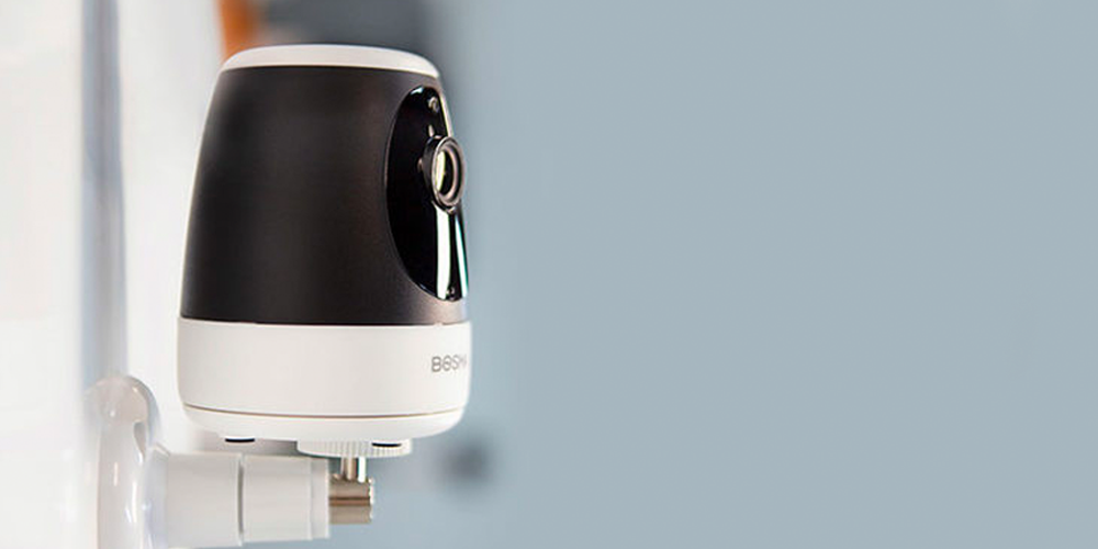XC Security Camera with Hub + 2 Door Sensors