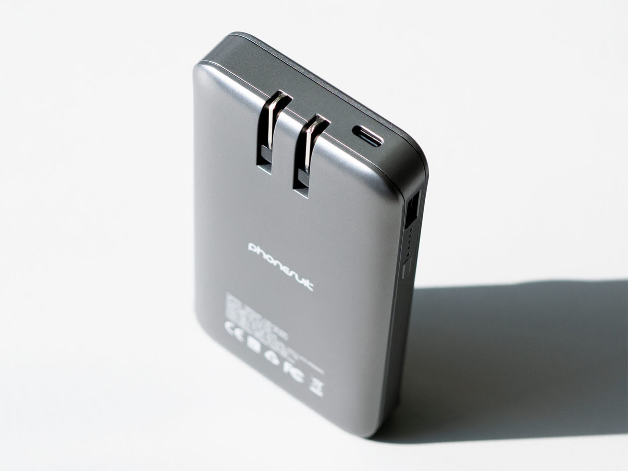 PhoneSuit JourneyMag Magnetic Wireless 10kmAh Battery Pack with Built-in AC Adapter