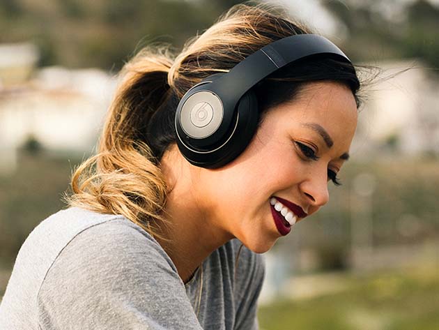 Beats solo 3 online on ear wireless headphones