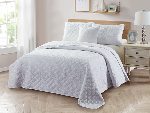 Bibb Home 4-Piece Quilt Set with Embroidered Pillow (White/Full/Queen)