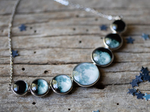 Varying Sized Moon Phases Curved Necklace
