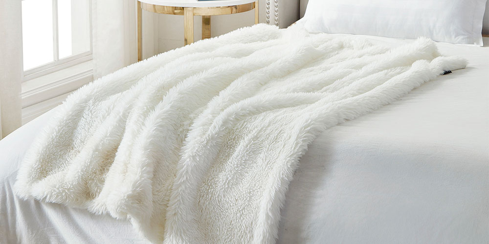 Cozy Tyme Noel Faux Lamb Fur Throw