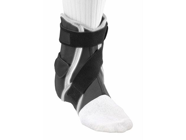 Mueller Sports Medicine Hg80 Premium Hard Shell Right Ankle Brace, Large: Men 11 - 13, Women 12 - 14, Black