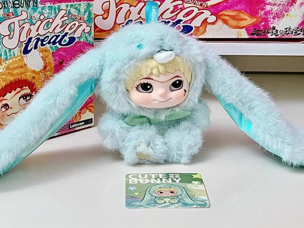 Wakuku Adorable Collectible Figure (Light Blue) | StackSocial