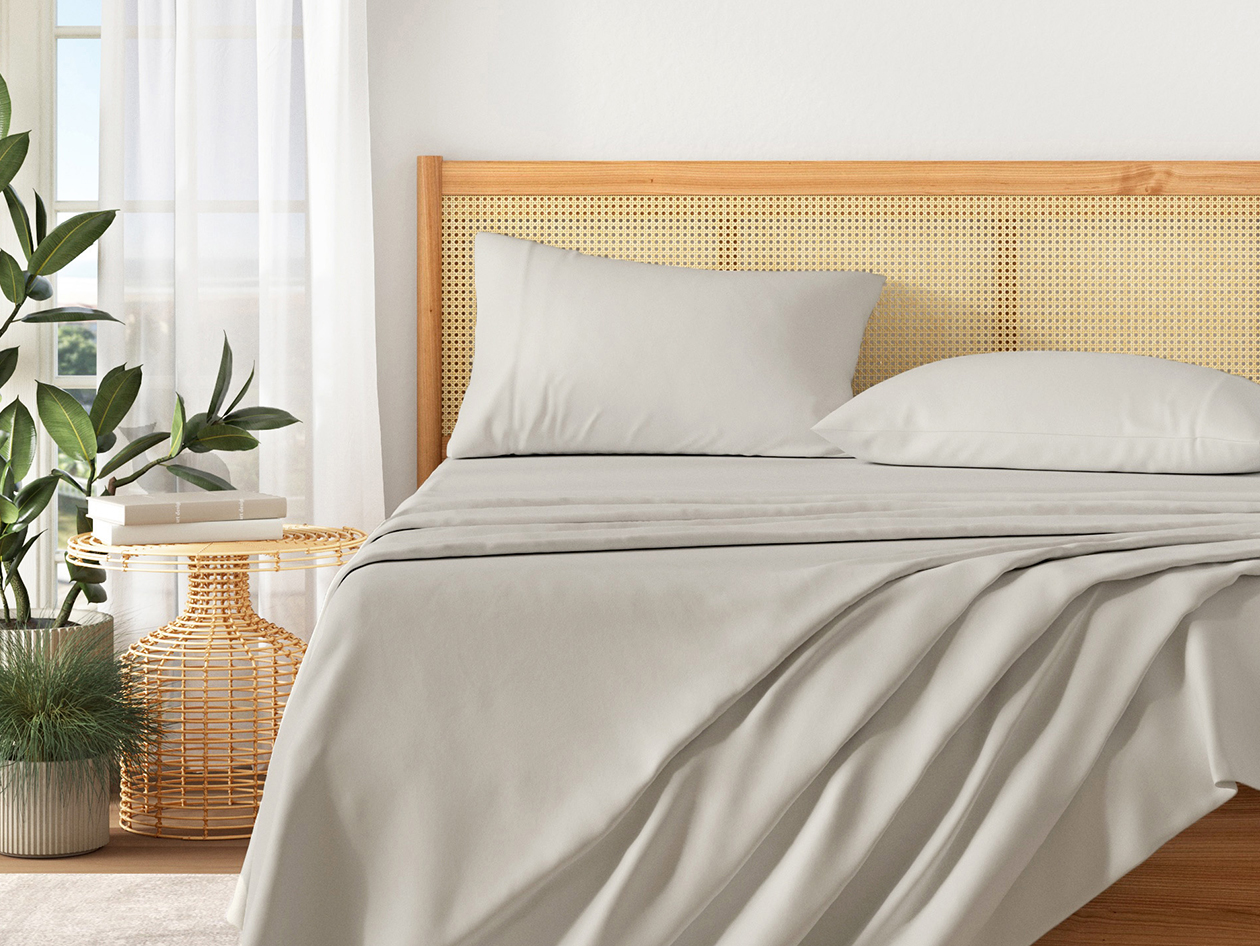 4-Piece Pre-Washed Microfiber Sheet Set (Grey/King)