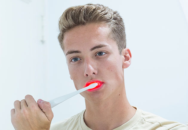 Bristl Phototherapy Electric Toothbrush | Joyus