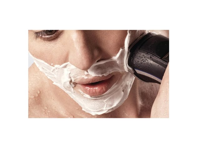 Philips AT811/41 Norelco 4200 Wet and Dry Men's Rechargeable Electric Shaver, Red