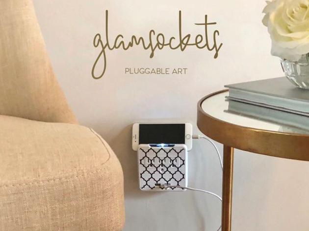 GlamSocket Decorative Multi-Outlet & Dual USB Port Surge Protector + Phone Holder (Moroccan Quatrefoil)