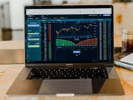 The Ultimate Stock Market Swing Trading Bootcamp Bundle