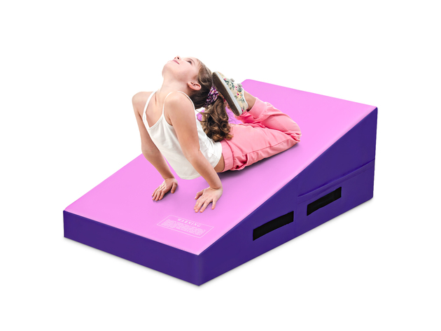 Costway Incline Tumbling Mat Wedge Ramp Gym Fitness Skill Shape Gymnastics Mat W/Handles - Pink