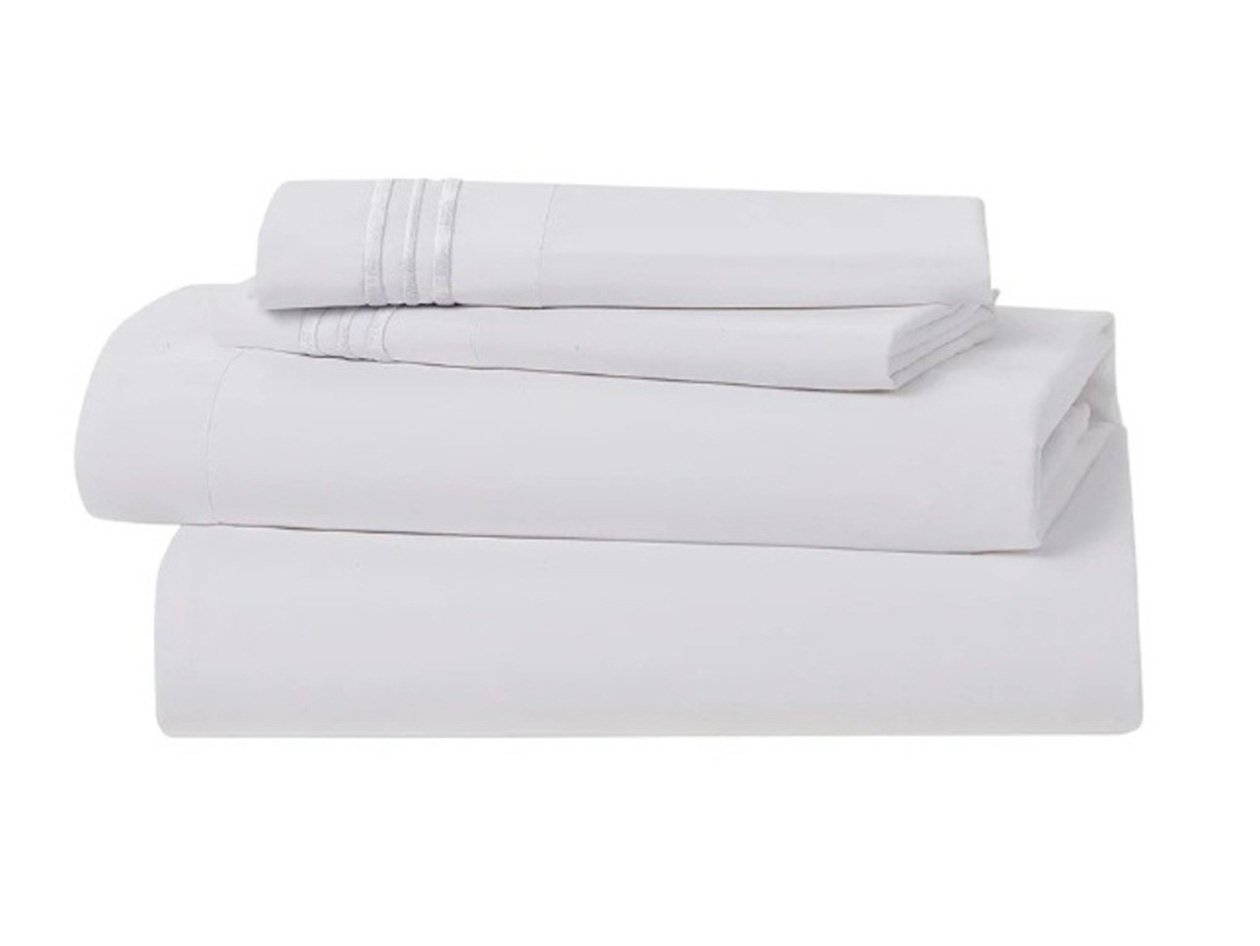 The Luxe 4-Piece Microfiber Bed Sheet Set (White/Full)