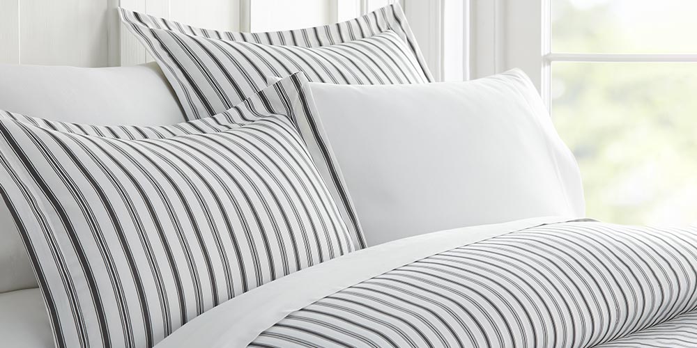 Vertical Dreams 3-Piece Duvet Cover Set (King/Cal King)