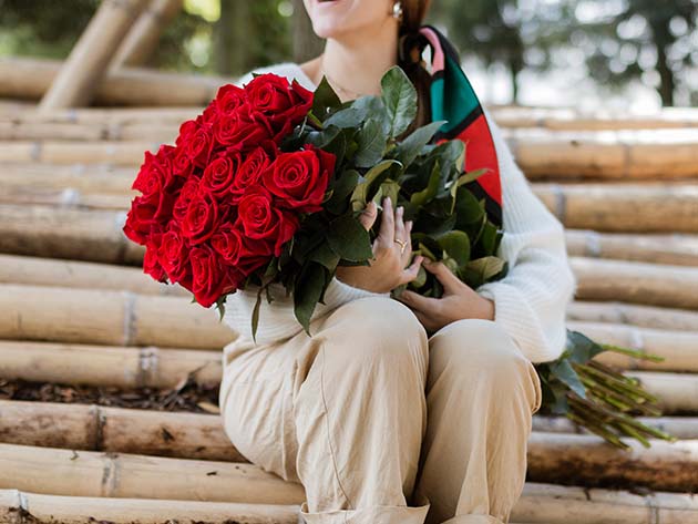 Holiday Gifting Special: Get 24 Long-Stem Roses for $34.99 Shipped!